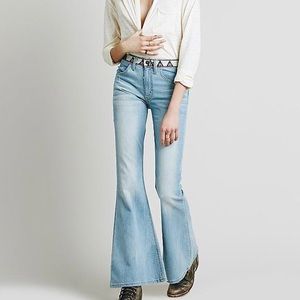 Free People Isabelle Size 31 Vintage-Inspired Flared Jeans